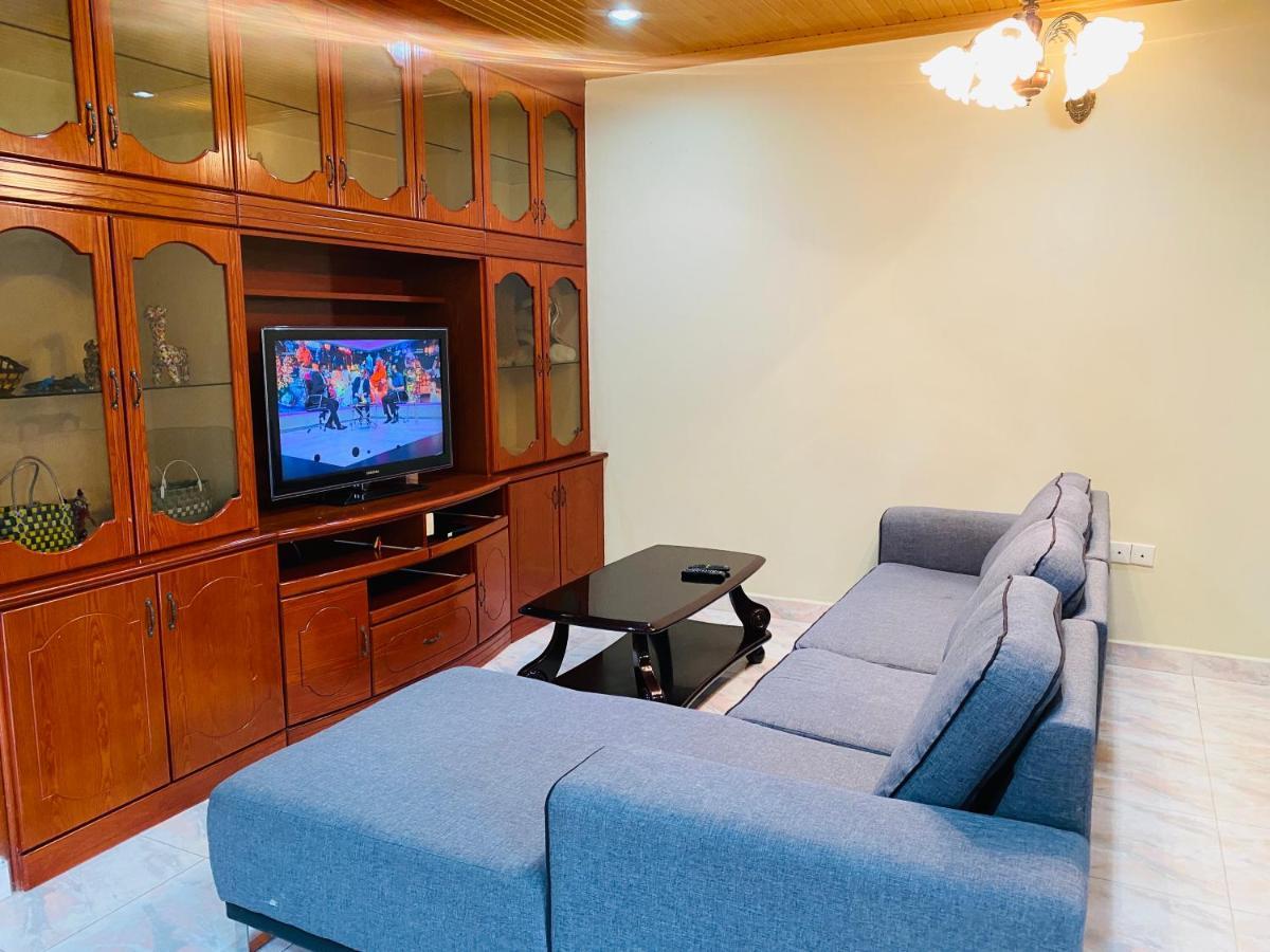 فندق 100 Oastel Coliving تاناه راتا المظهر الخارجي الصورة