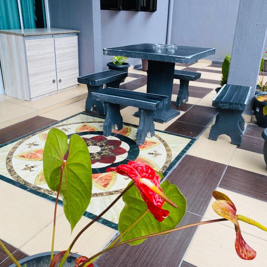 فندق 100 Oastel Coliving تاناه راتا المظهر الخارجي الصورة